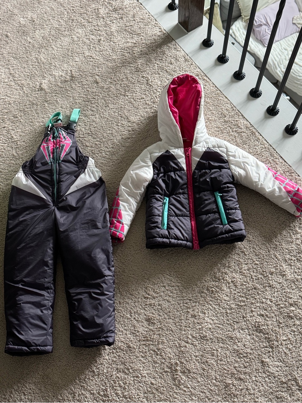 Girls Ghost Spider Winter Snow Jacket and Bib Snow Pants